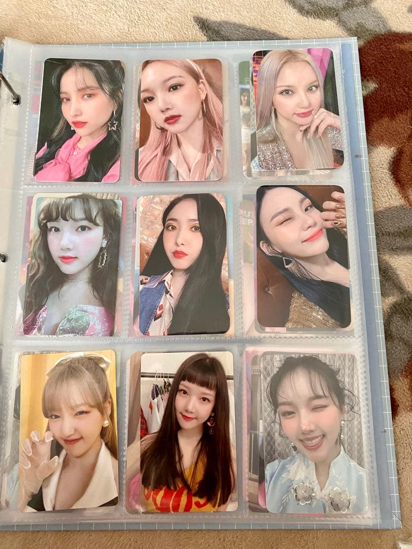 GFRIEND公式フォトカードバインダー&トレカ&グッズセット。