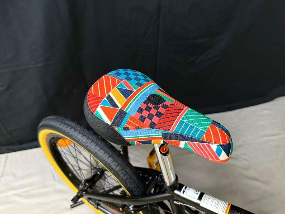 台湾製 GT BMX 自転車 20インチ イエローパーツ カスタムモデル