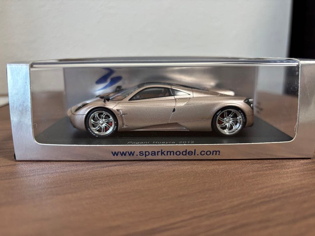 1/43 スパーク パガーニ ウアイラ
