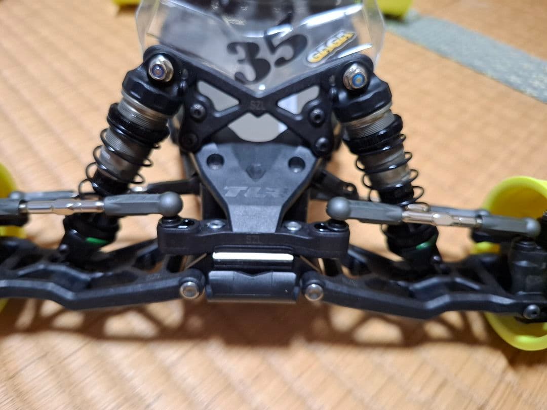 M*a様 TLR 22DC 5.0 ROLLER　未走行
