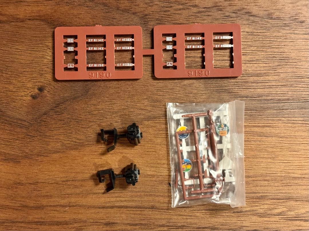 TOMIX 9149 JR EF81型電気機関車（長岡運転所・ローズ・ひさし付）