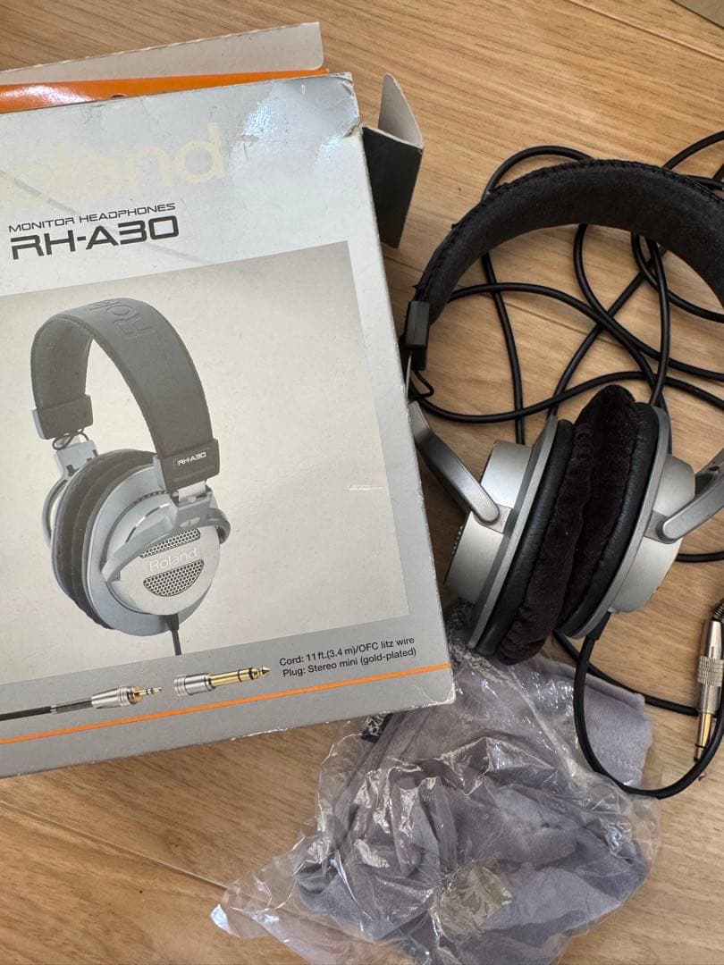 ローランドモニターヘッドホンRH-A30