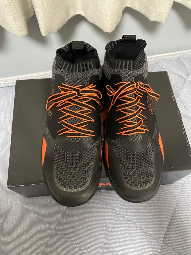 値下げ ボウリングシューズ MOTIV モーティブ 27cm右投げ