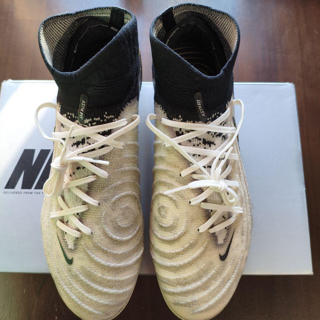 ナイキ　PHANTOM LUNA2 ELITE FG 27.0cm