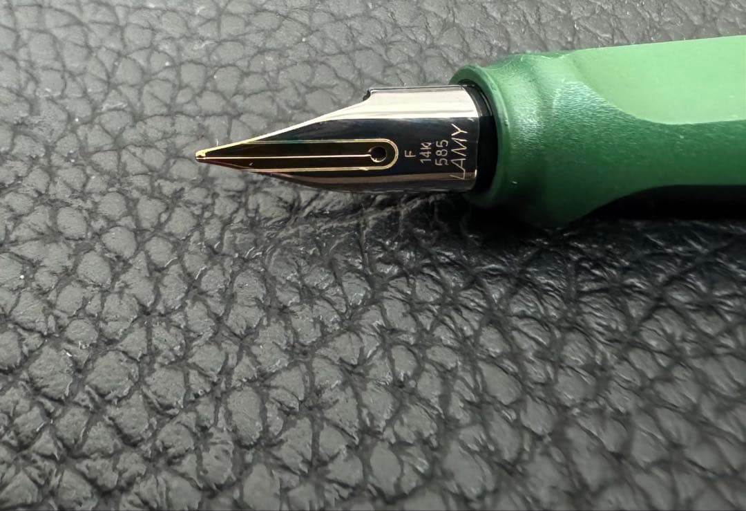 あ*く様 LAMY サファリ フィールドグリーン 14金ペン 万年筆 限定品00