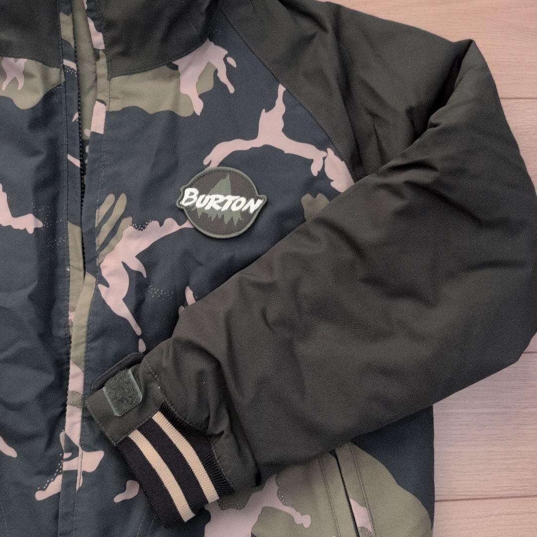 BURTON　カモフラ　スノボウェア　サイズ140