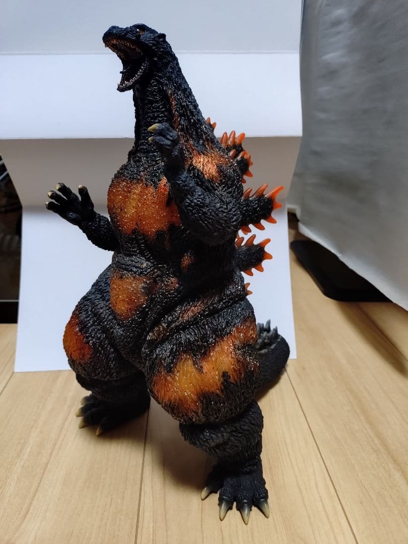 東宝30cmシリーズ 酒井ゆうじ造形コレクション ゴジラ（1995）ラストシーン