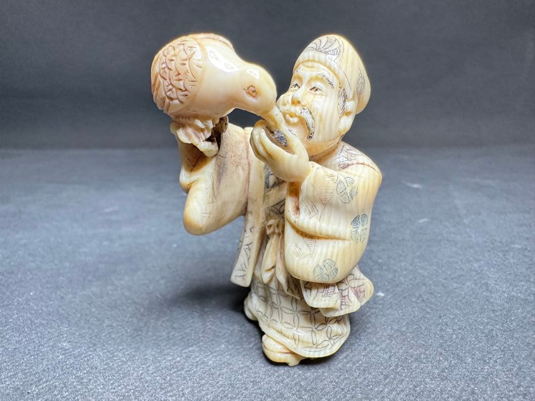 極上　根付　置物　根付　印籠　天然素材　アンティーク　骨董　飾り物　古美術品