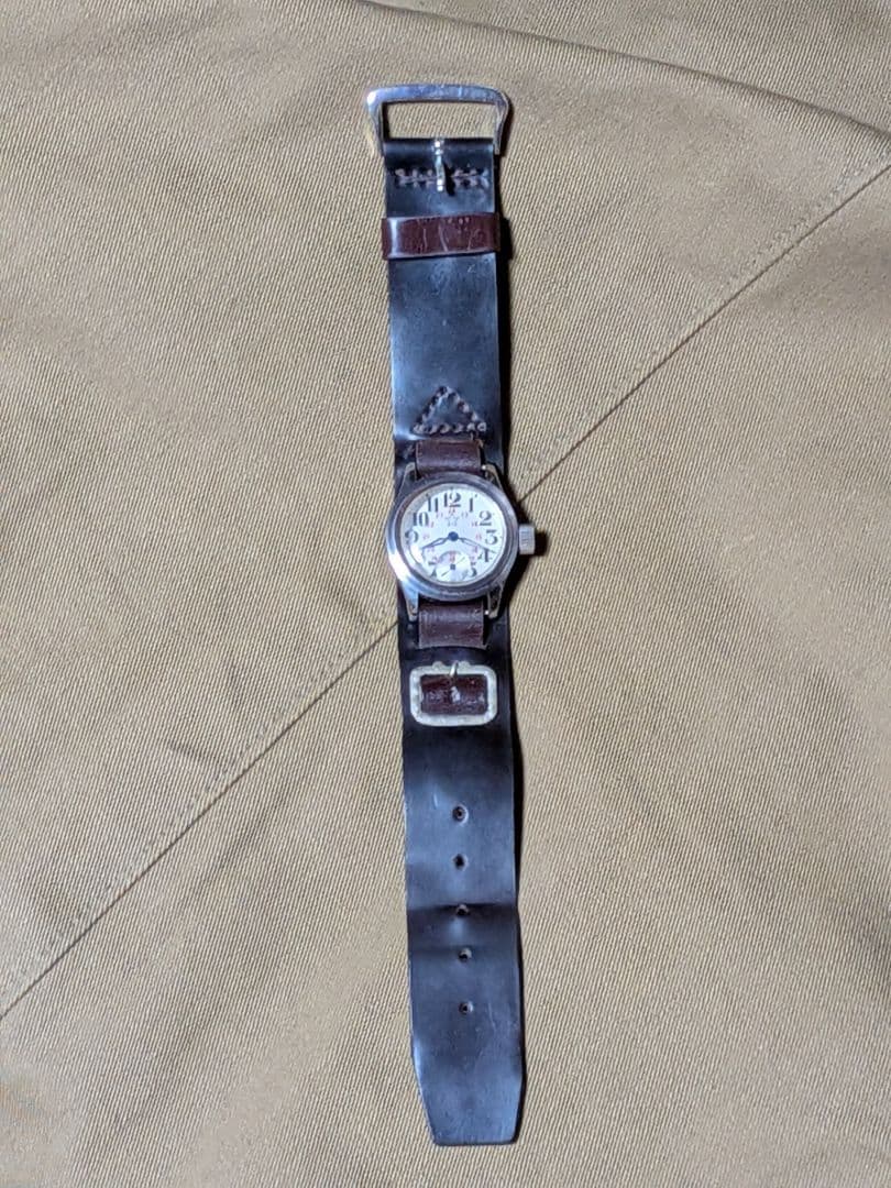 日本軍　陸軍　将校　腕時計　防塵　防湿　二重ガラス　レプリカ　電池式　　可動