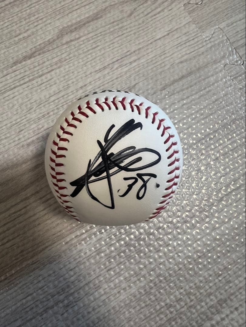 【最終価格】ジャイアンツGIANTS 38岡田選手　直筆サイン入り投げ入れボール