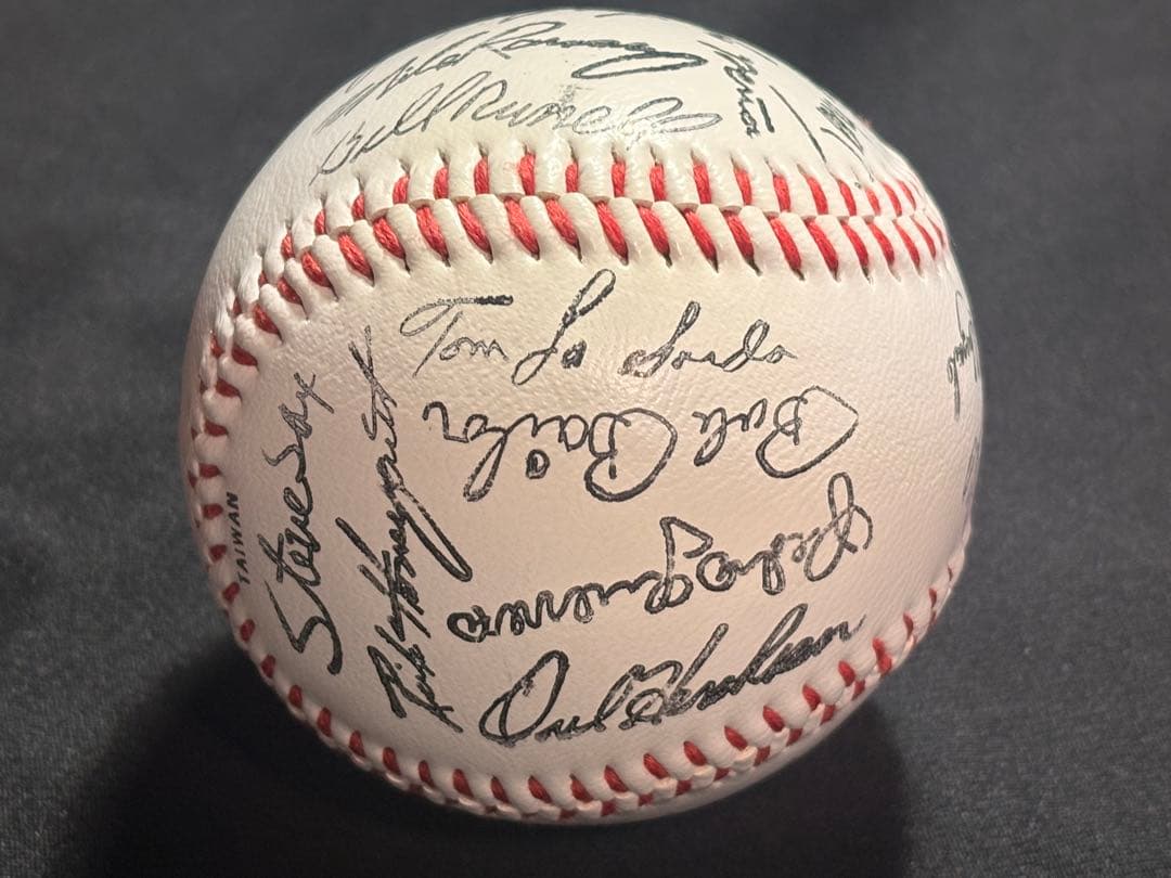 MLB ビンテージ 直筆サインボール 寄せ書き 判別できる方お願いします