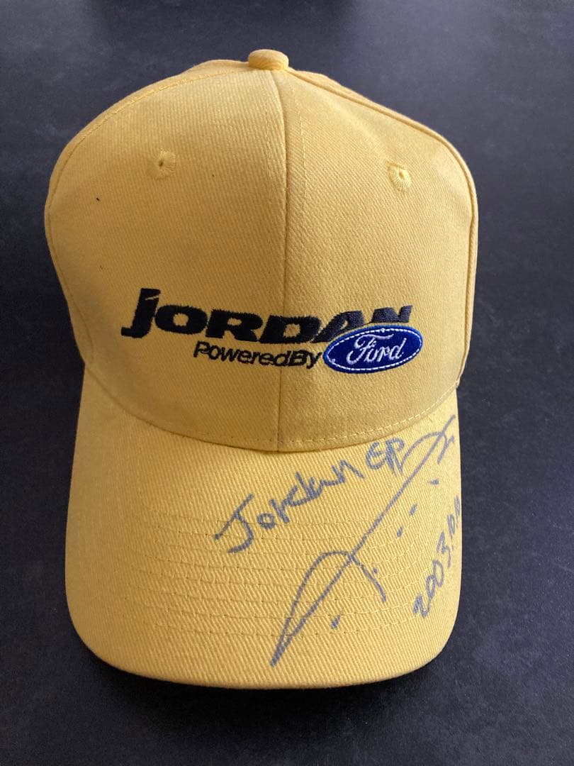 F1ジョーダングランプリ　本山哲直筆サイン入りシャツ、キャップ