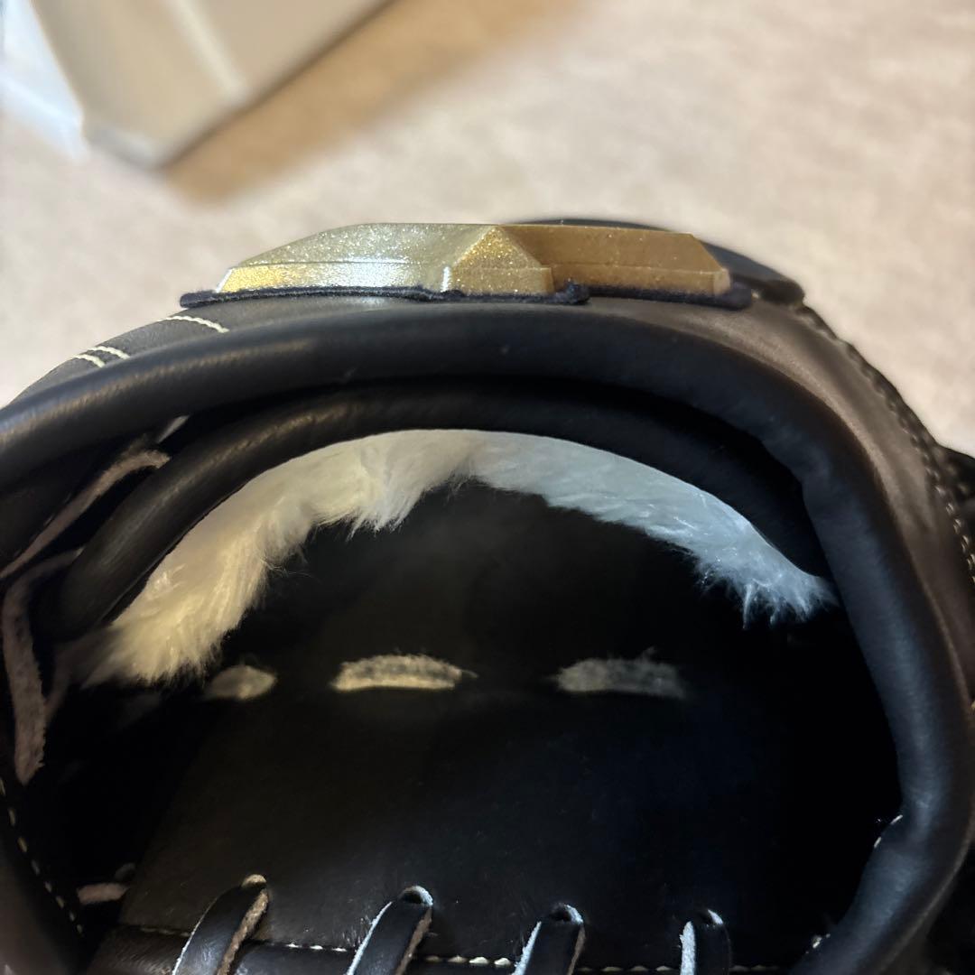 【新品未使用】Mizuno 軟式グローブ 黒 袋付き　少年野球　右手用