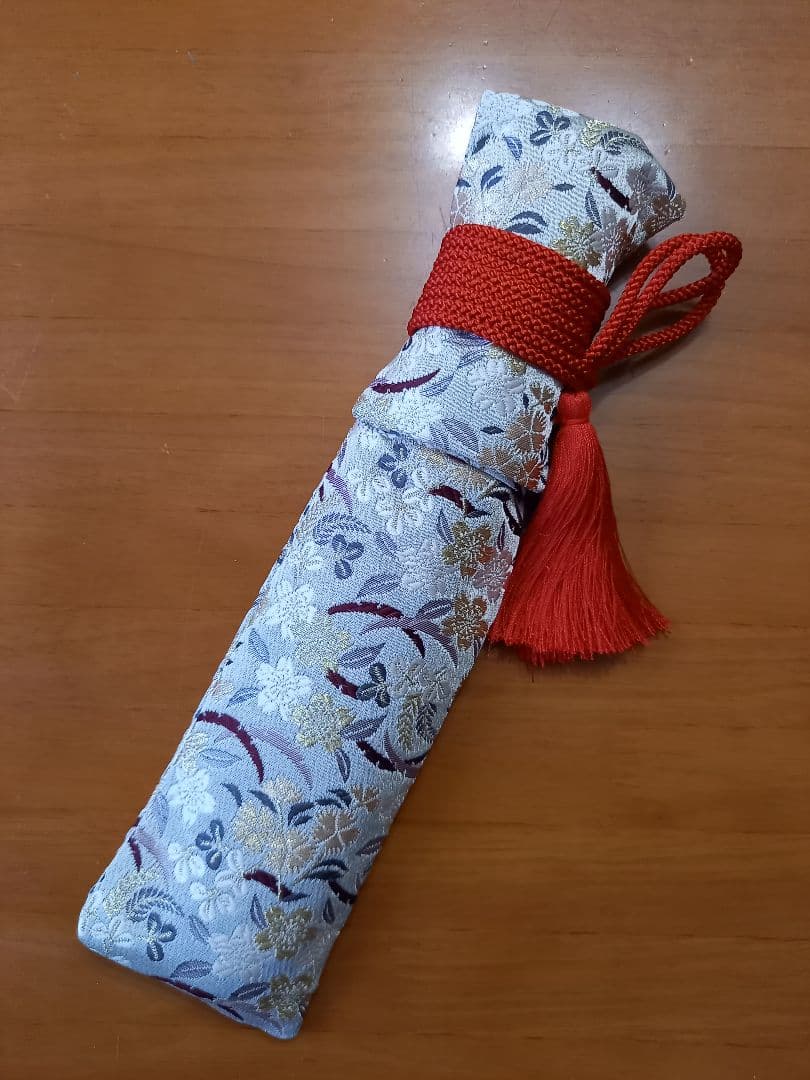 日本刀残欠のクラフト短刀、合法サイズです。刃身の在銘は吉家作です。刃面は綺麗です