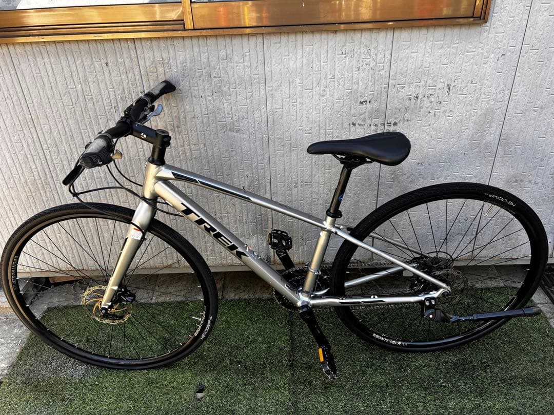 TREK FXS4 トレック　ロードバイク