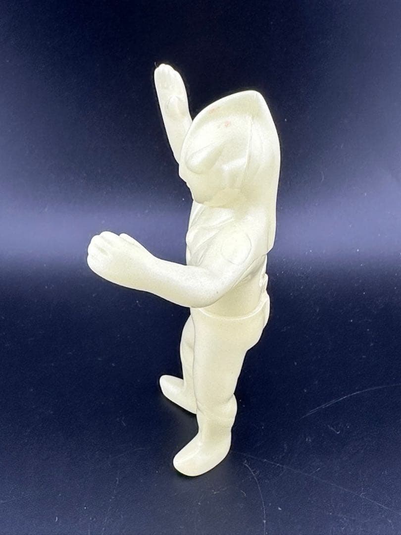 【中古品】ブルマァク　ソフビ　ニセウルトラマン　蓄光　入手困難　フィギュア