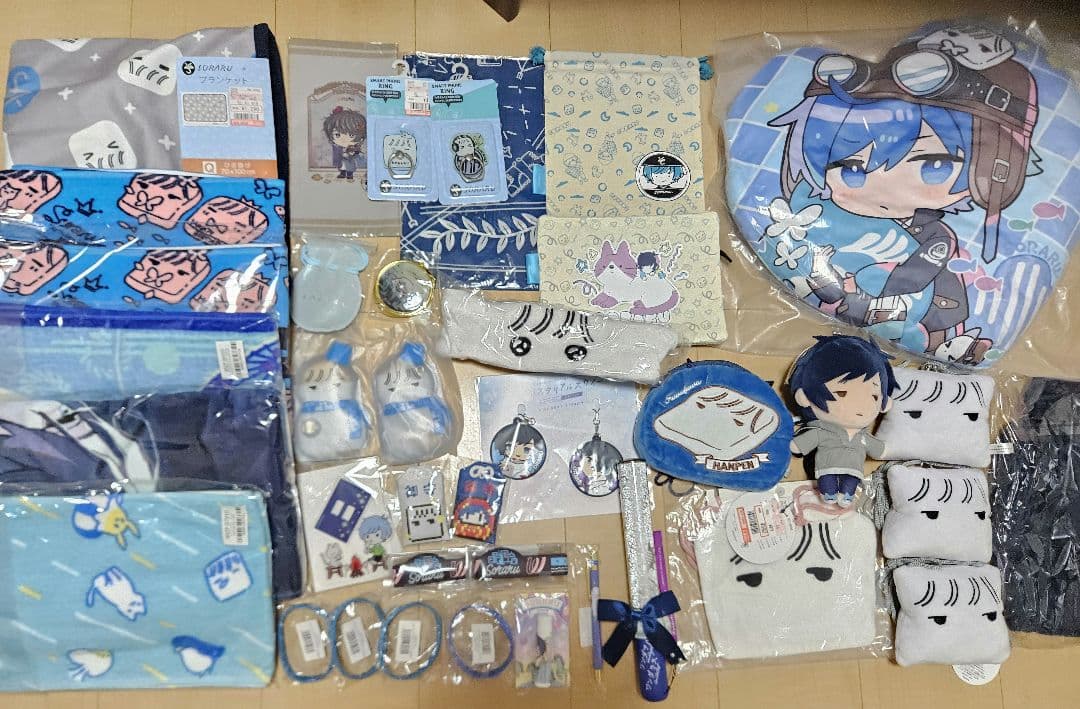 そらる　グッズ　(缶バ　タオル　クッション等)