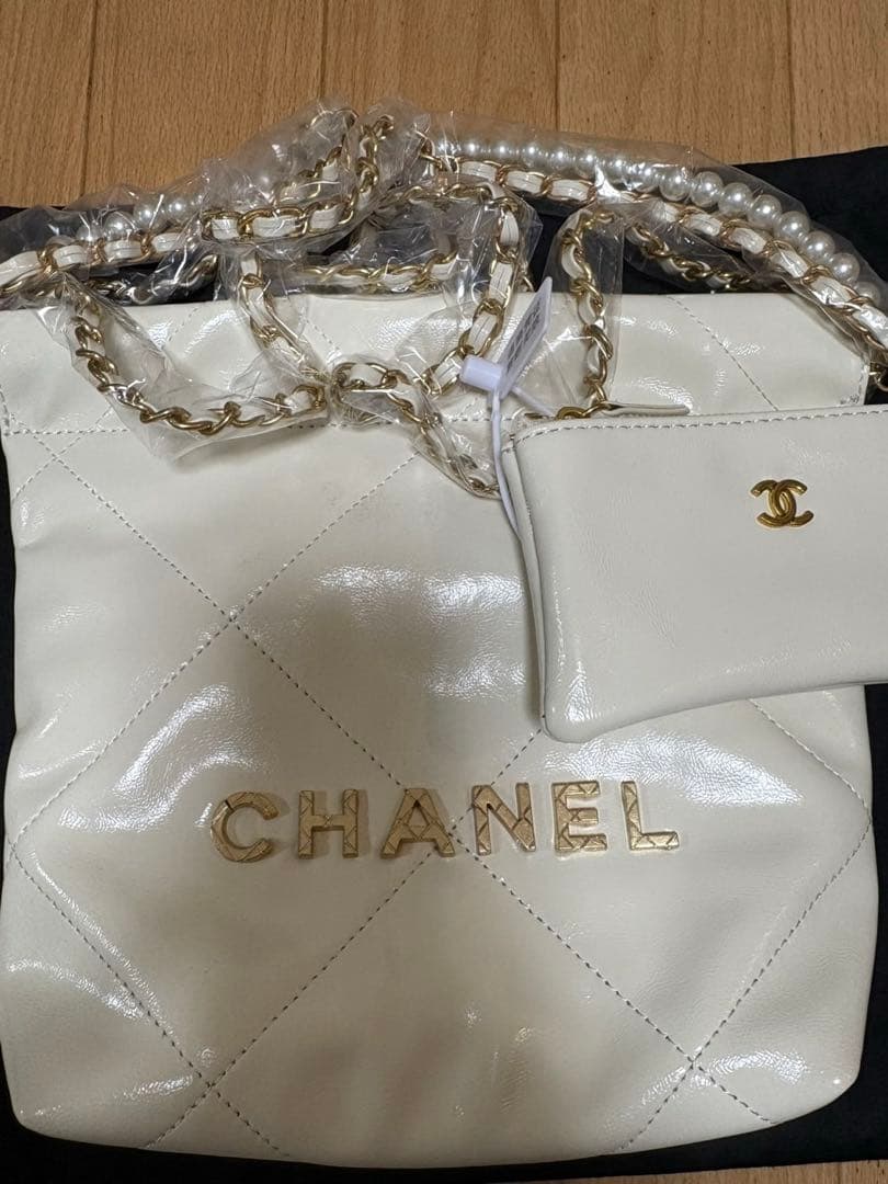 CHANEL キルティングバッグ 白 ノベルティー
