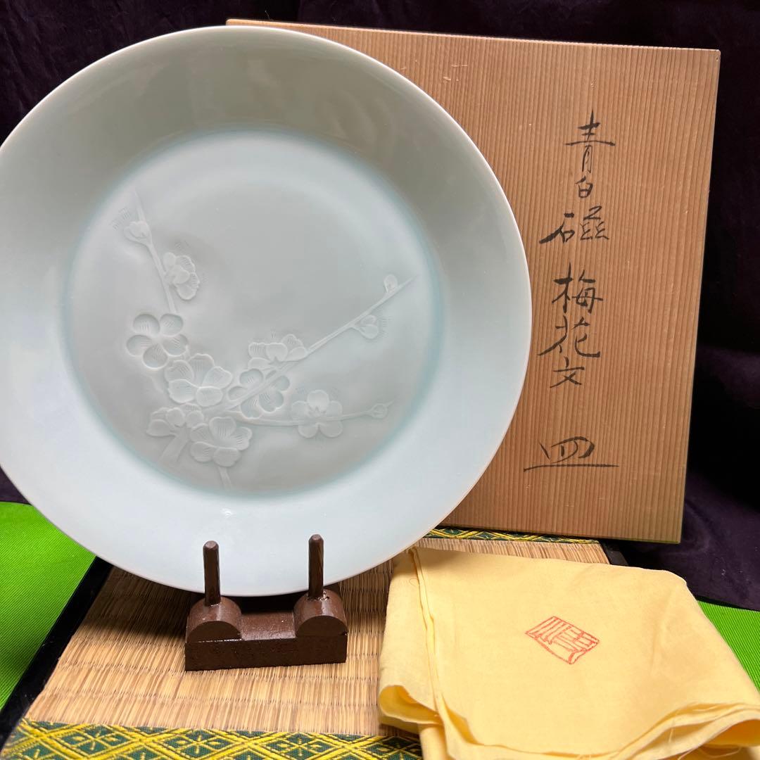 青白磁人間国宝　塚本快山本人作青白磁梅花文皿　完品　共箱