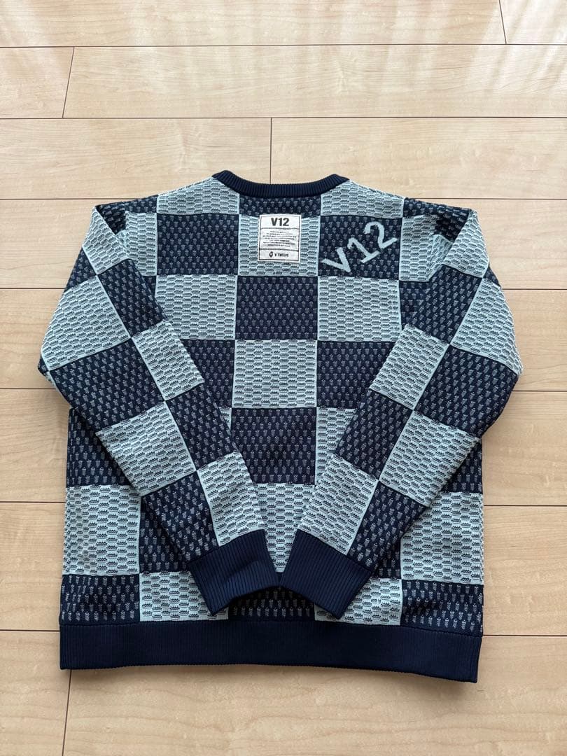 V12 VTWELVE トップス ゴルフウェア ニット 防風裏地 サイズL
