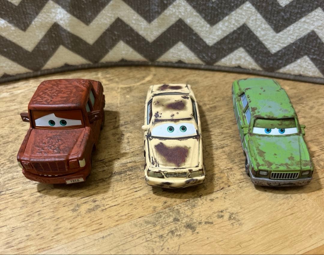 マテル　カーズ　レアなラスティ&ダスティー兄弟と仲間たちの5台セット