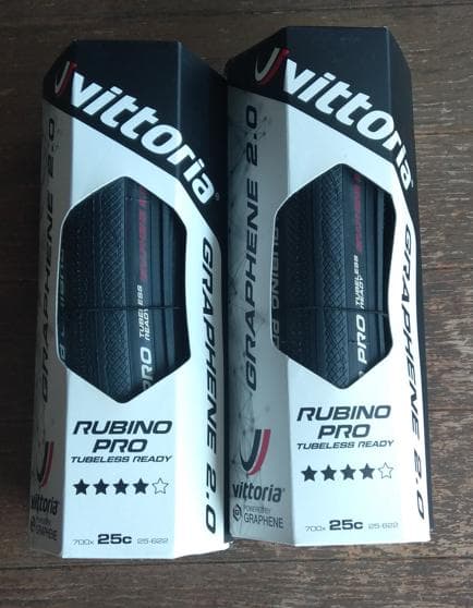 【新品】Vittoria RUBINO PRO TLR 700-25C 2本