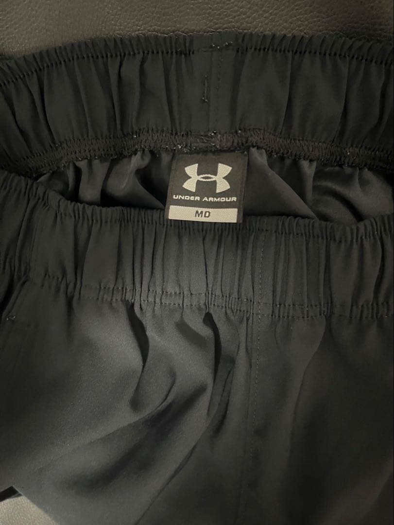 Under Armour 長袖シャツとパンツ上下セット