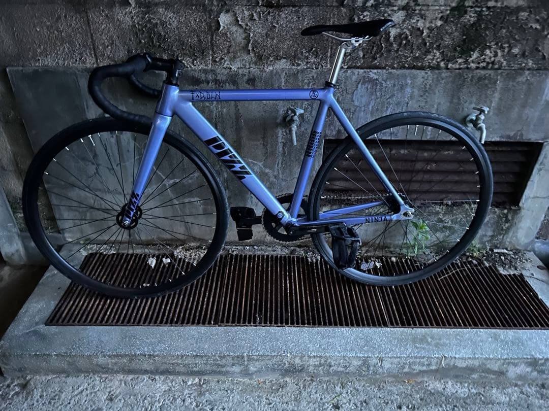 アルミ製シングルギアピストバイク フレームセット、ホイール、クランク以外