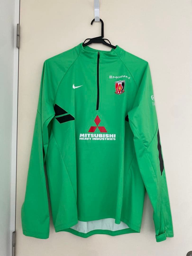 浦和レッズ　支給品練習着　ピステ　ハーフパンツ　おまけインナー付