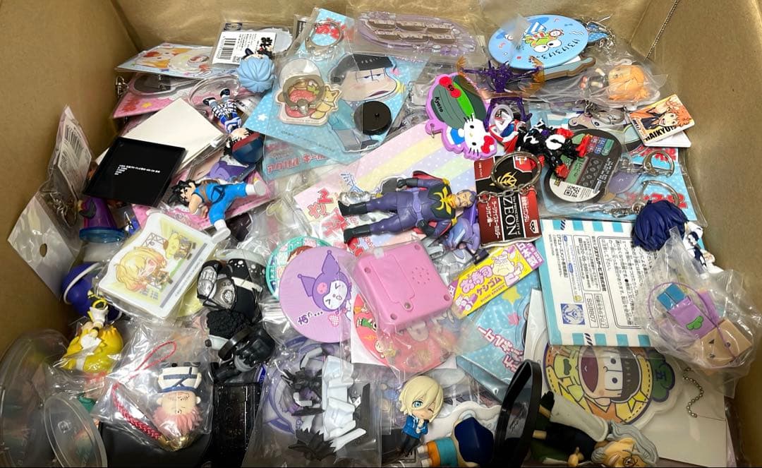 アニメキャラクターグッズ　ノンジャンル　1000点以上