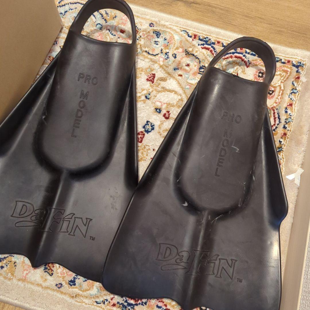 DaFinのスイムフィンとハンドボードのセット