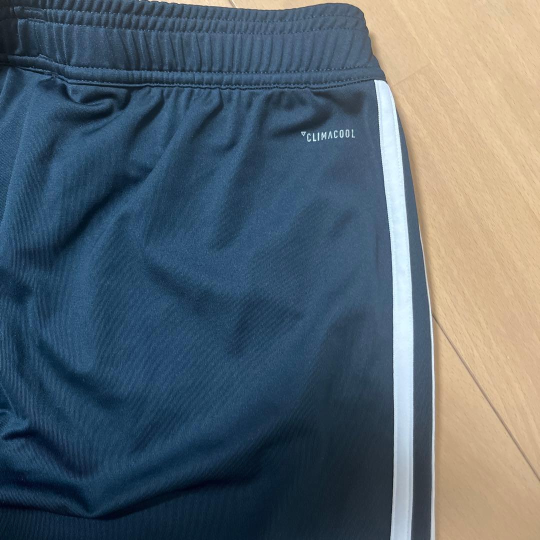 レアル・マドリード　トレーニングパンツ　七分丈　Ｍ