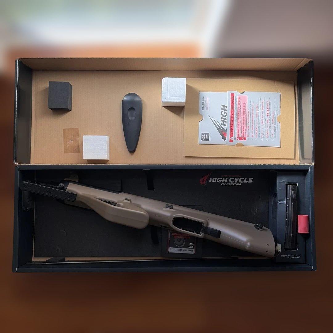 東京マルイ STEYR AUG タンカラー