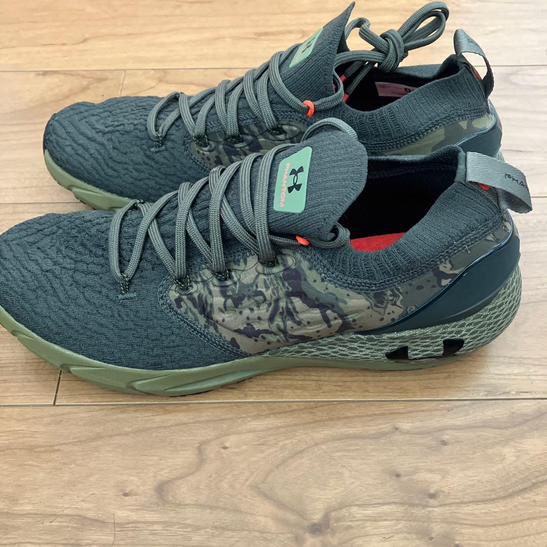 新品!　アンダーアーマー UA　ホバー ファントム 2 ランニングシューズ