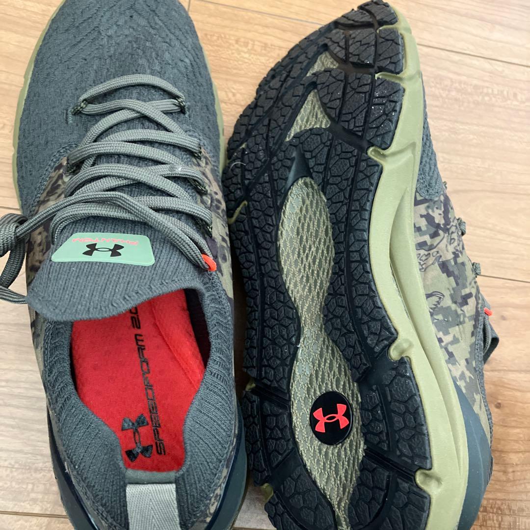 新品!　アンダーアーマー UA　ホバー ファントム 2 ランニングシューズ