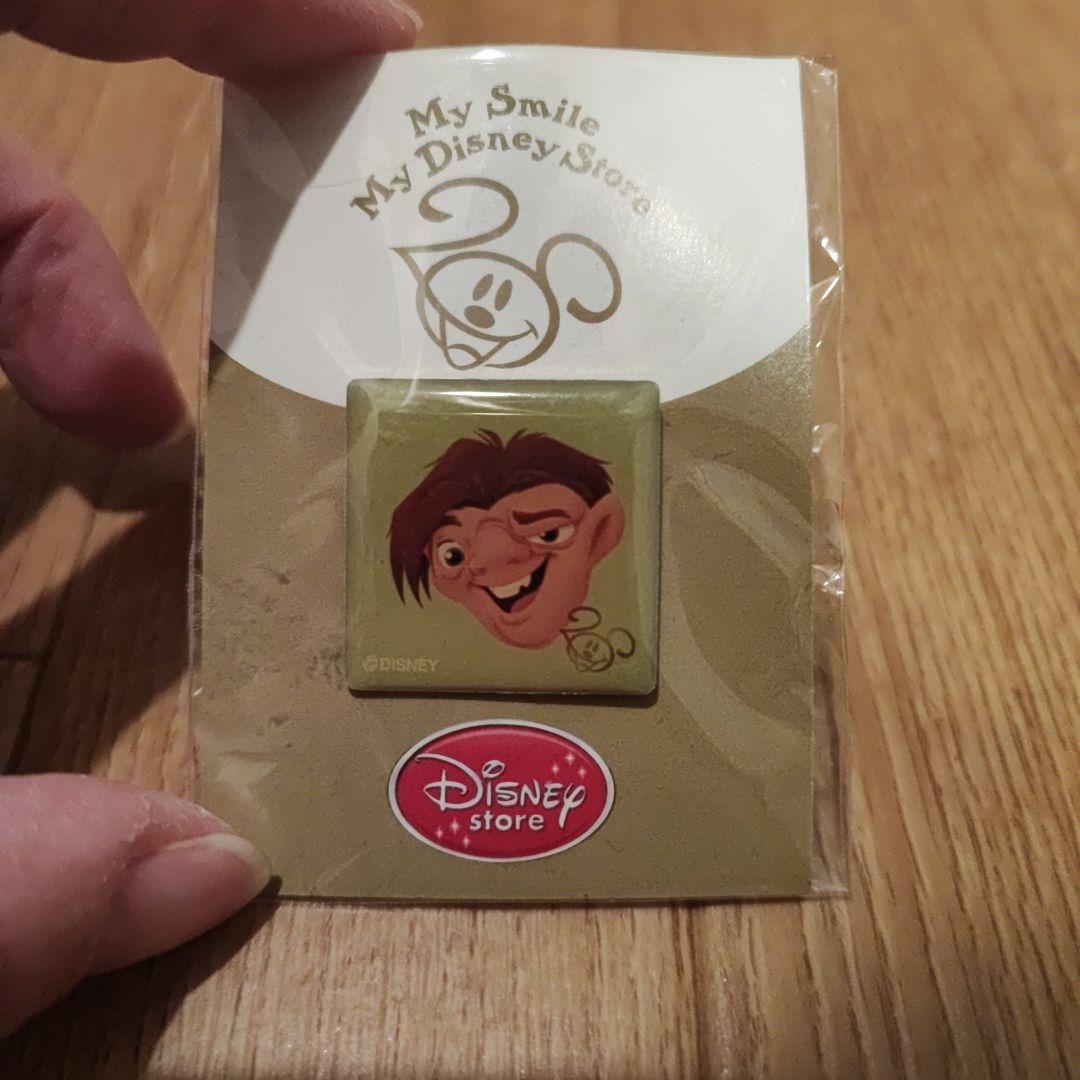 ディズニーストア 20周年記念 ピンバッジ　カジモド　非売品