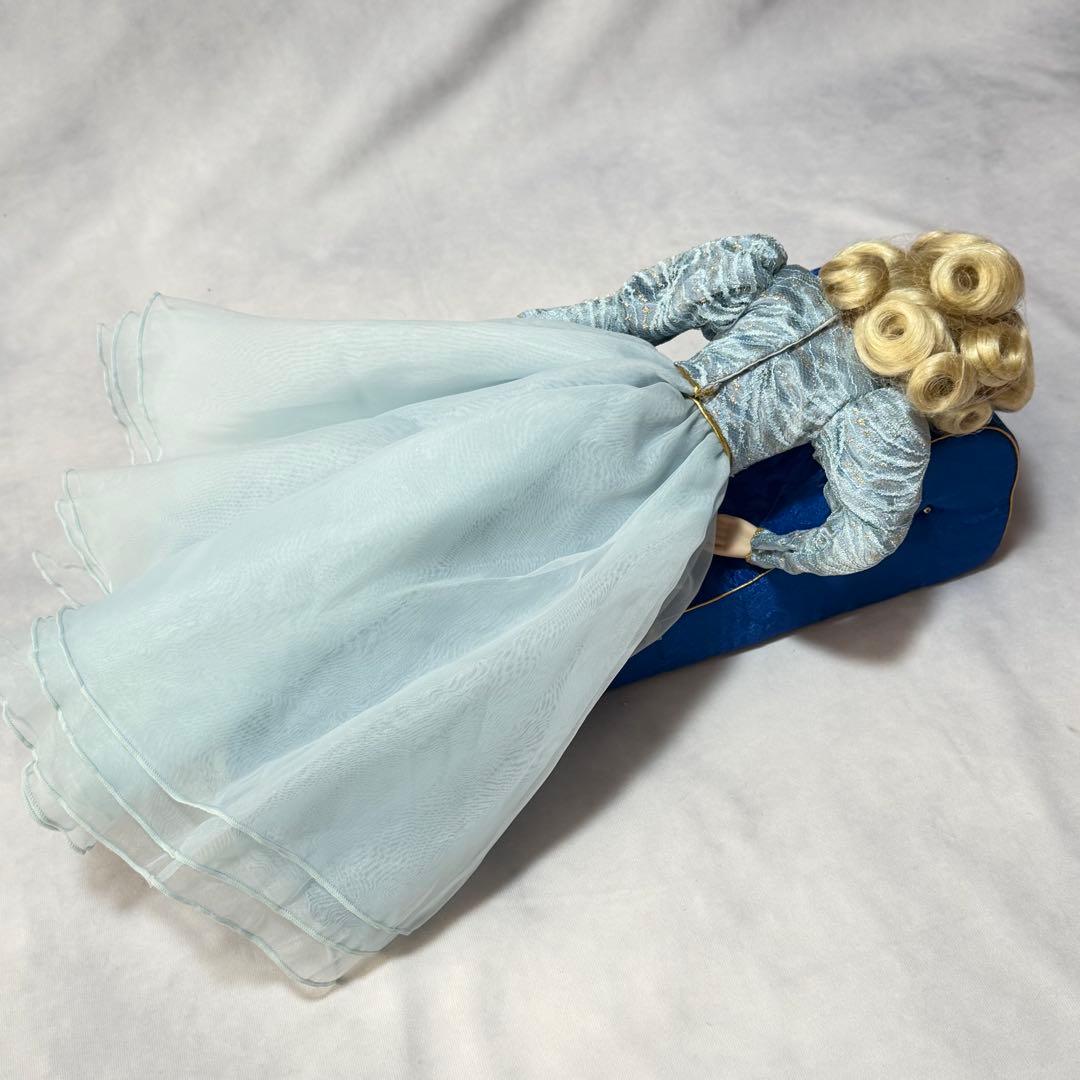 超希少☆フランクリンミント 眠れる森の美女 ポーセリンドール 豪華寝椅子付