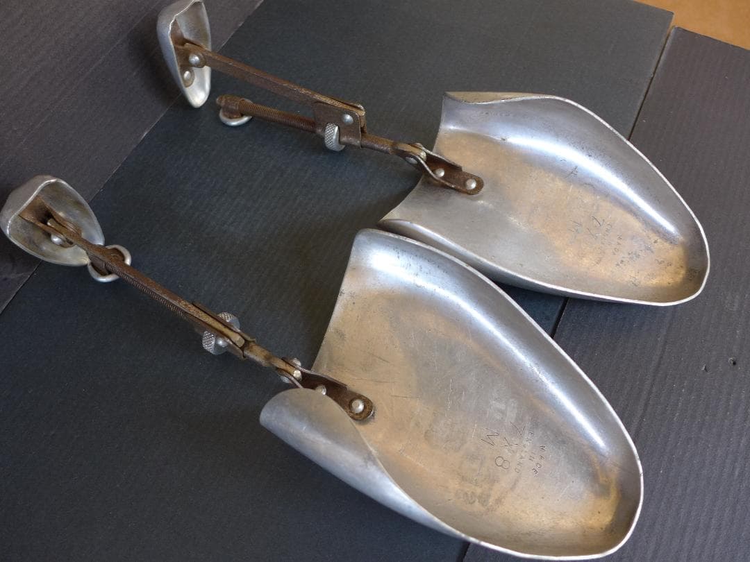 時代物　戦前　古いCHURCH’S シューキーパー　7x8 M 英国製　レトロ