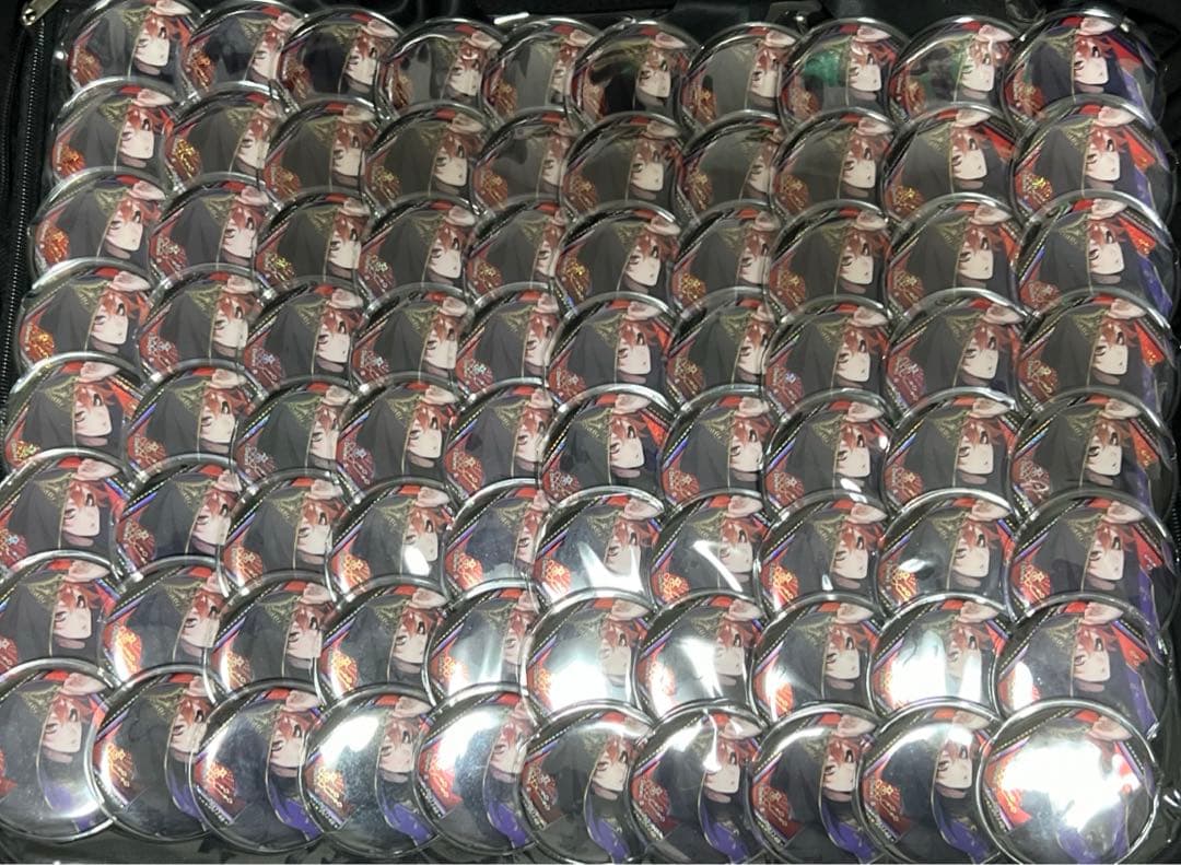 ツイステ　エース　缶バッジ　式典服