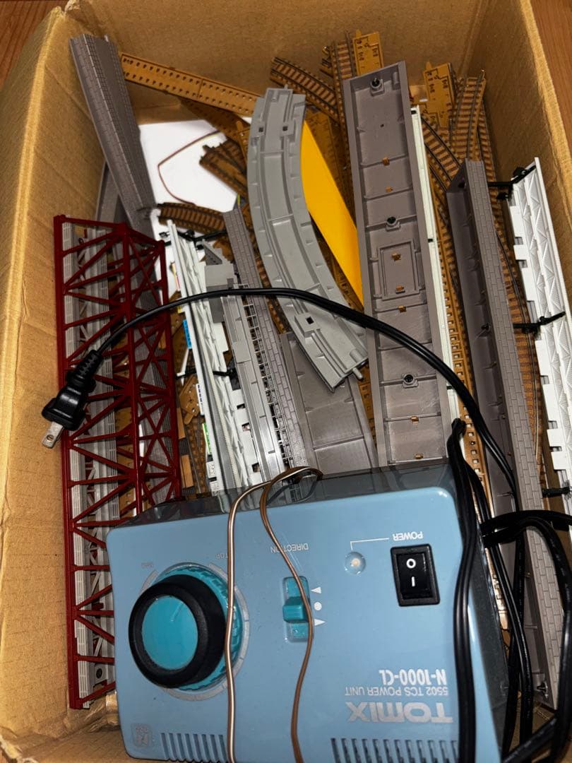 Nゲージ線路、リモコン、駅、高架橋、セット！　大型セール中！