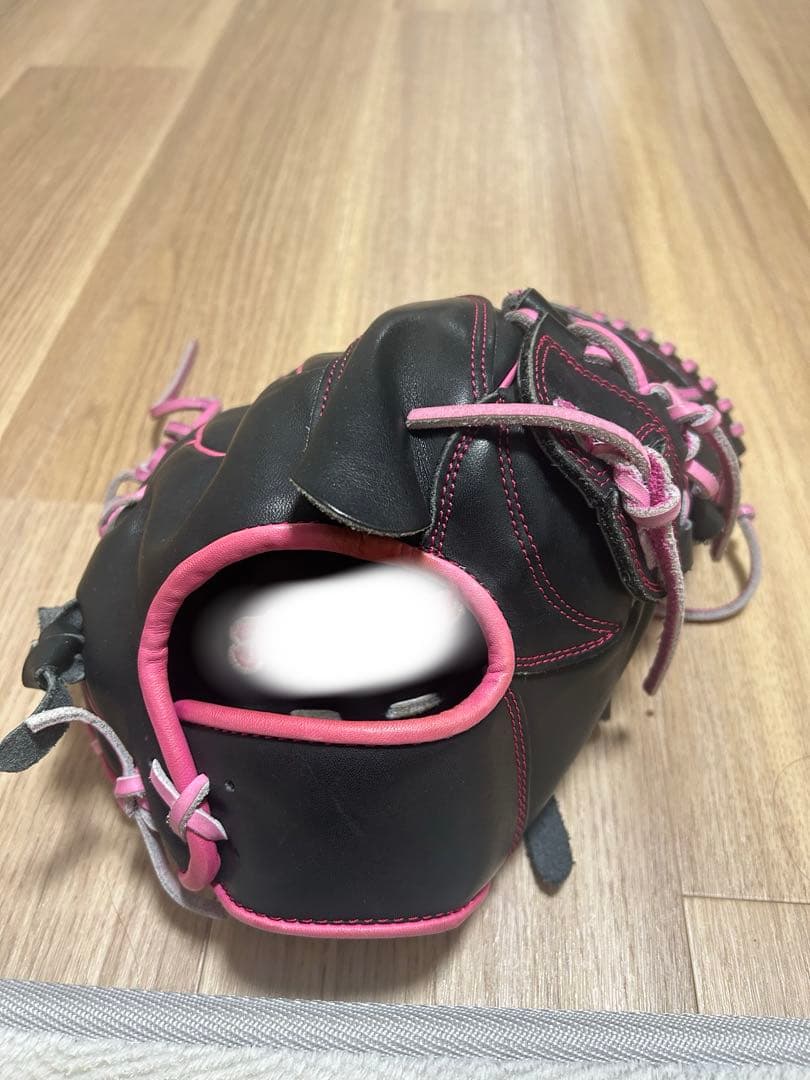 グラブワークス投手用 硬式グローブ 黒/ピンク　伊藤大海