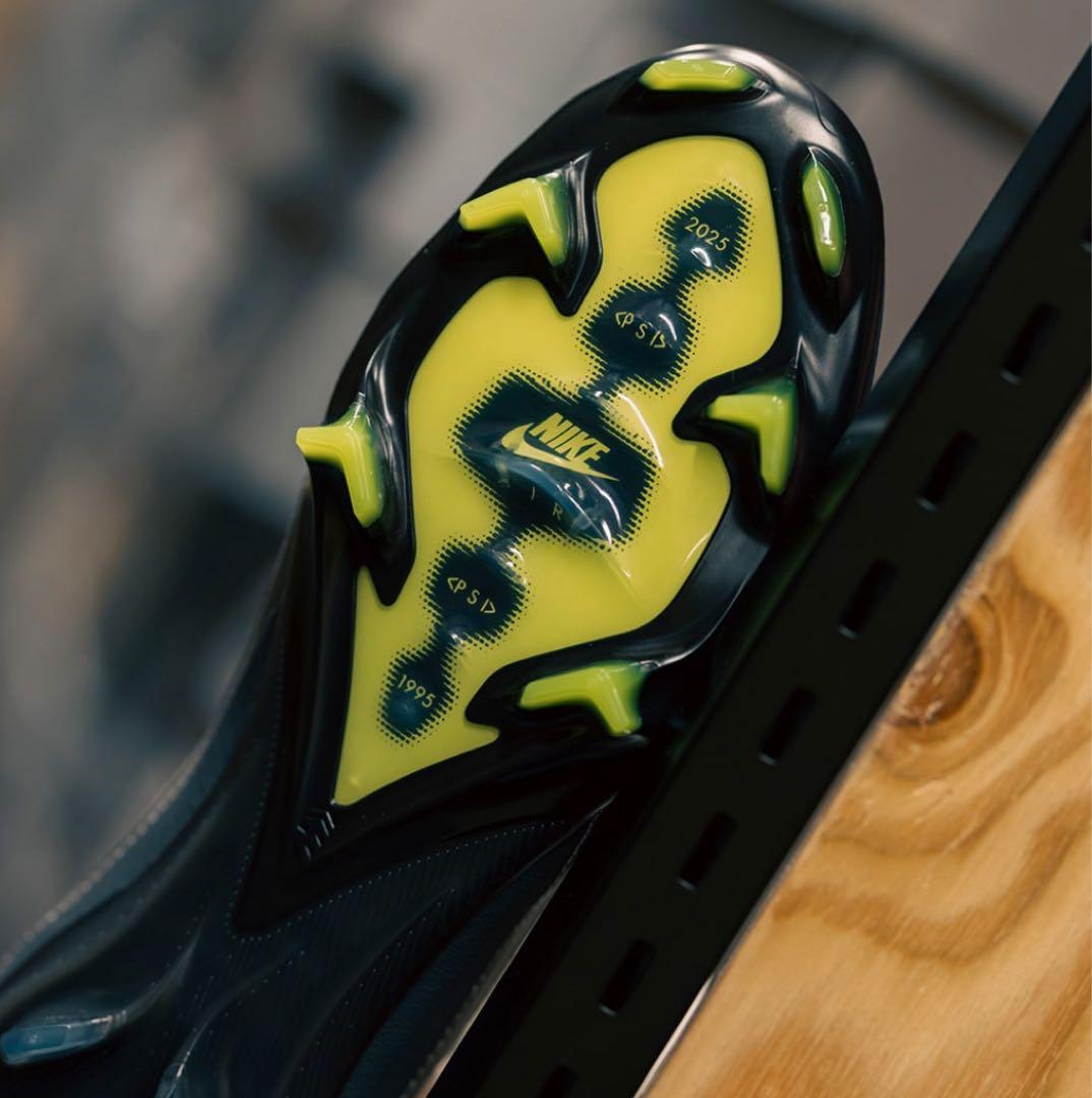 nike マーキュリアル　スーパーフライ10エリート　エアマックス95 SE