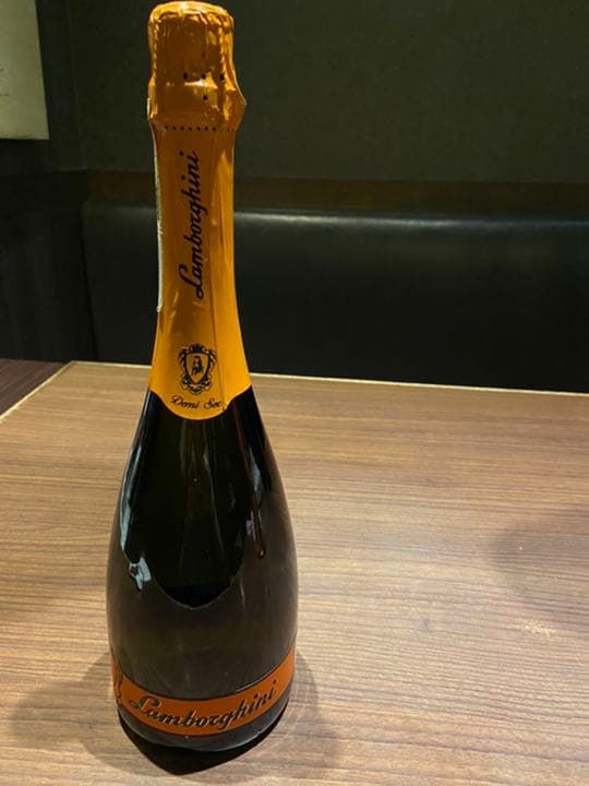 ランボルギーニ　シャンパン Demi sec