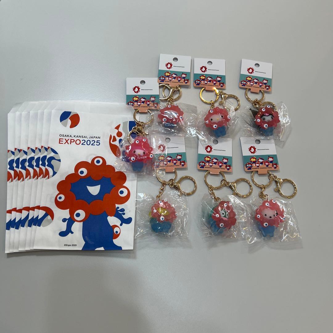 ミャクミャクサンリオクリアキーホルダー7個