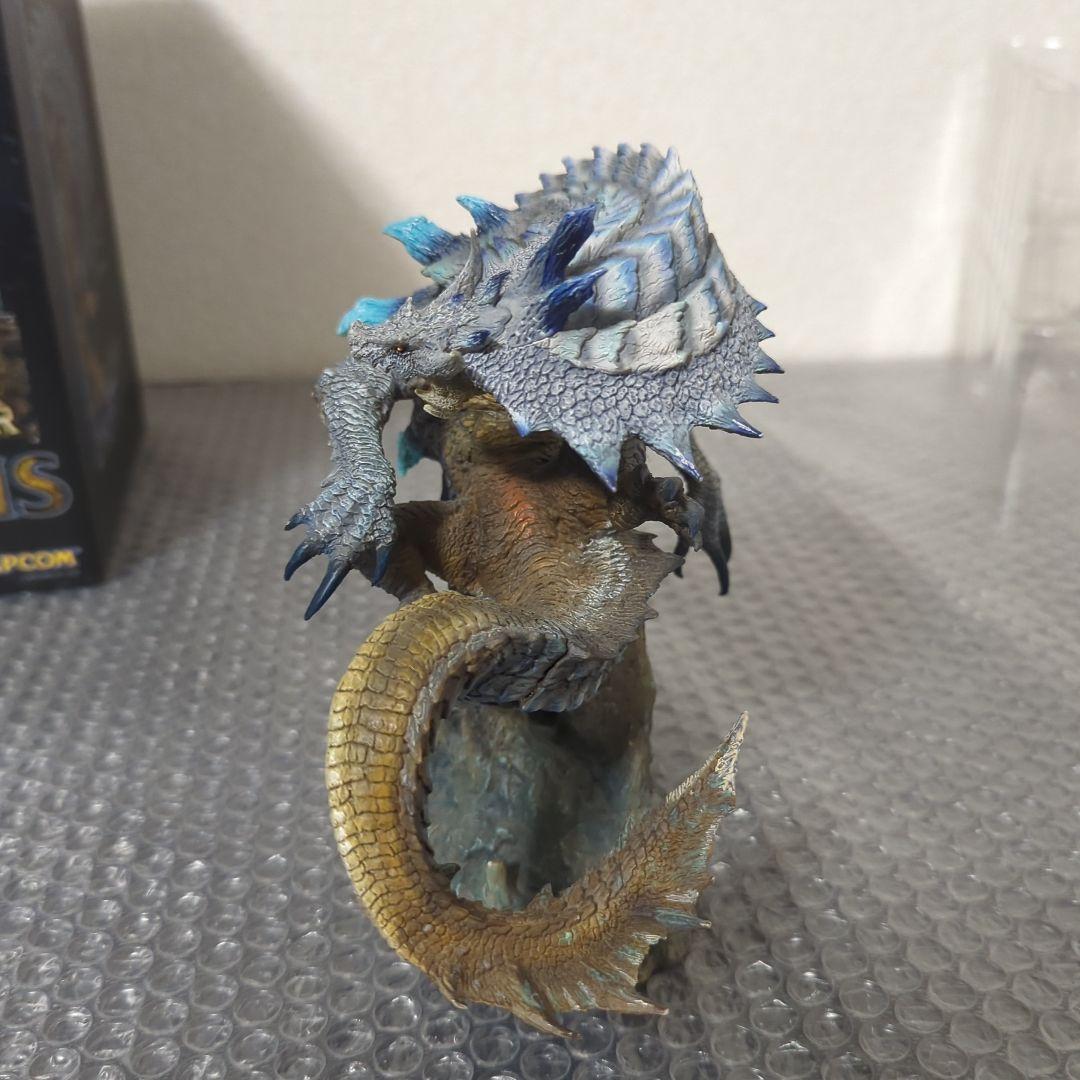 【希少】白海竜 ラギアクルス 亜種　クリエイターズモデル モンハン フィギュア
