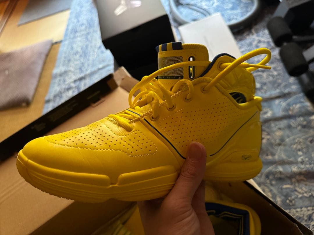 シューズ(男性用) Adizero D Rose1 Restomod