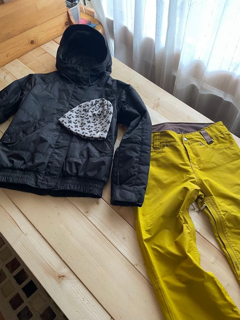 ARGトップス＆HOLDENボトムス【L】美品上下セット＋おNEWビーニー付