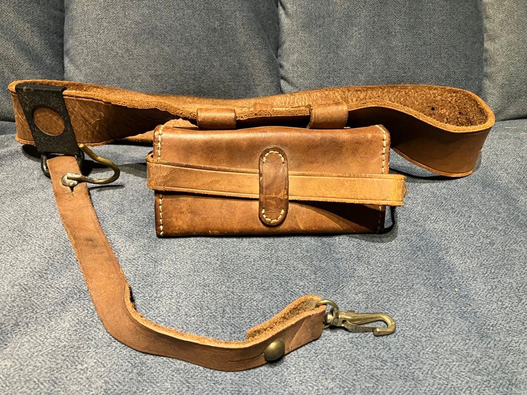 日本軍三十年式弾薬盒を原型とした 民生用オールレザー装備 ベルト付きヴィンテージ