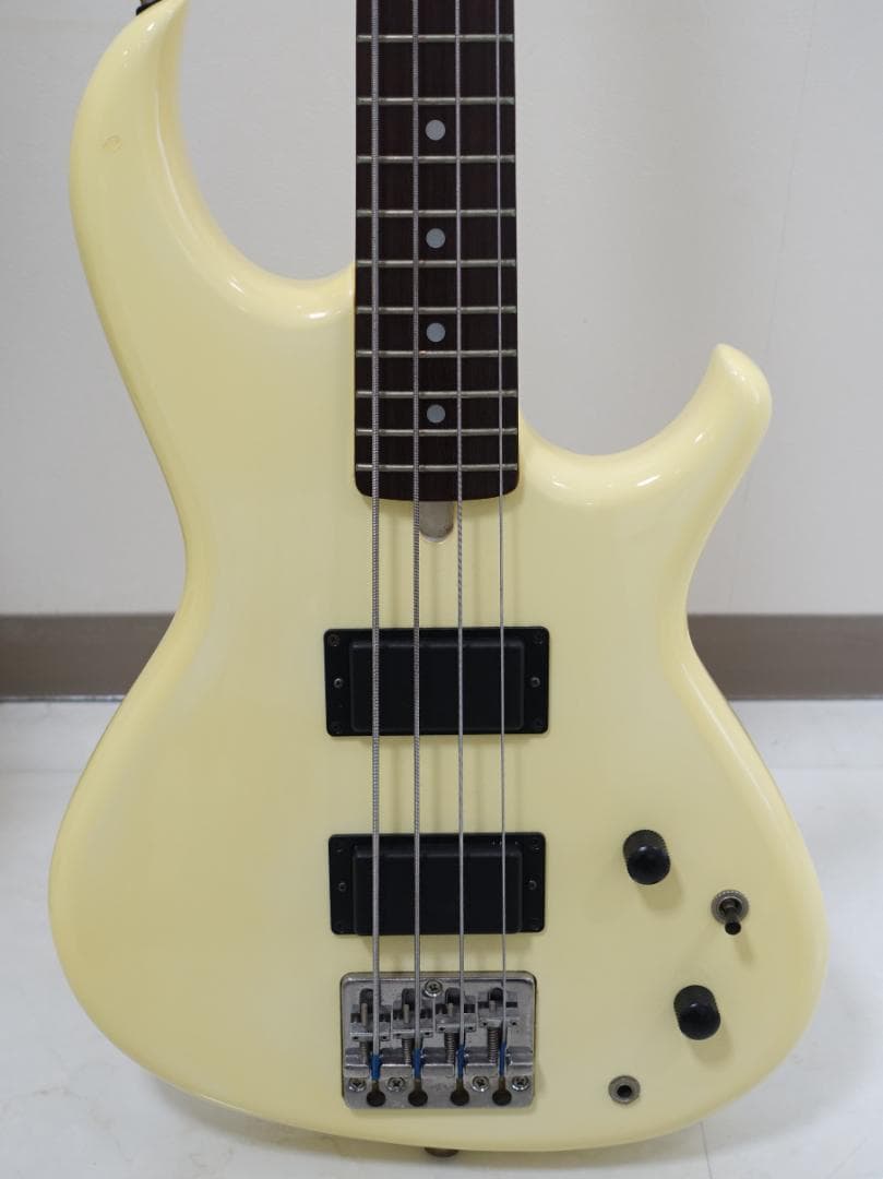 Ariapro II RSBシリーズ　エレキベース　クリームイエロー