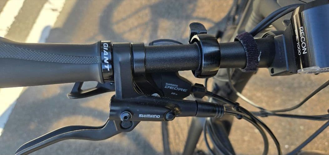 GIANT FASTROAD E+ クロスバイク Eバイク　電動自転車